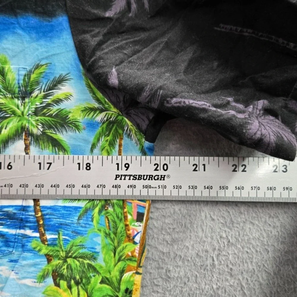 VINTAGE Blue Hawaii Men Button Up Shirt‎ S Black Palm Trees Beach Scene 90s USA